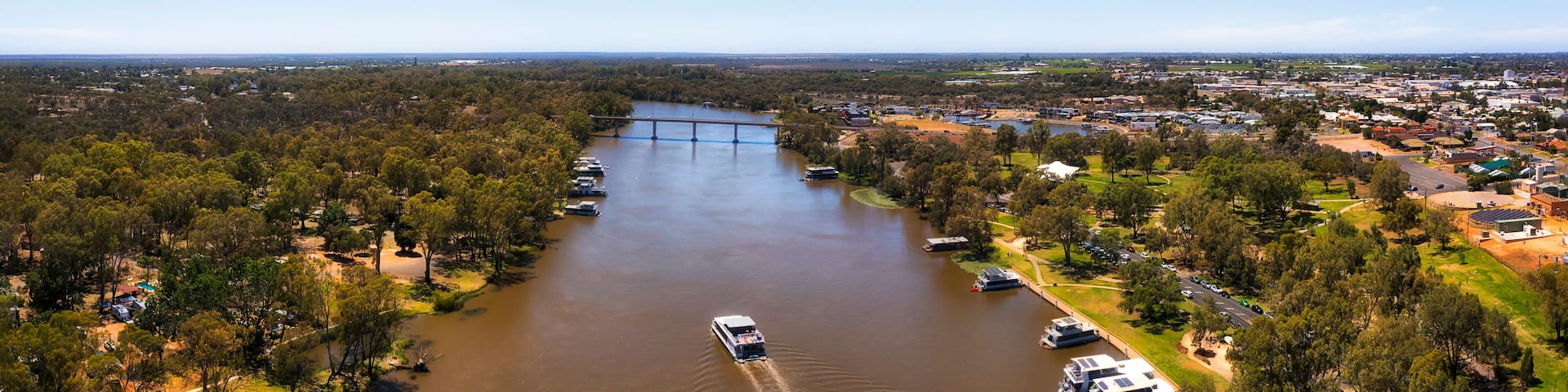 D Mildura River boat 2 bridge pan