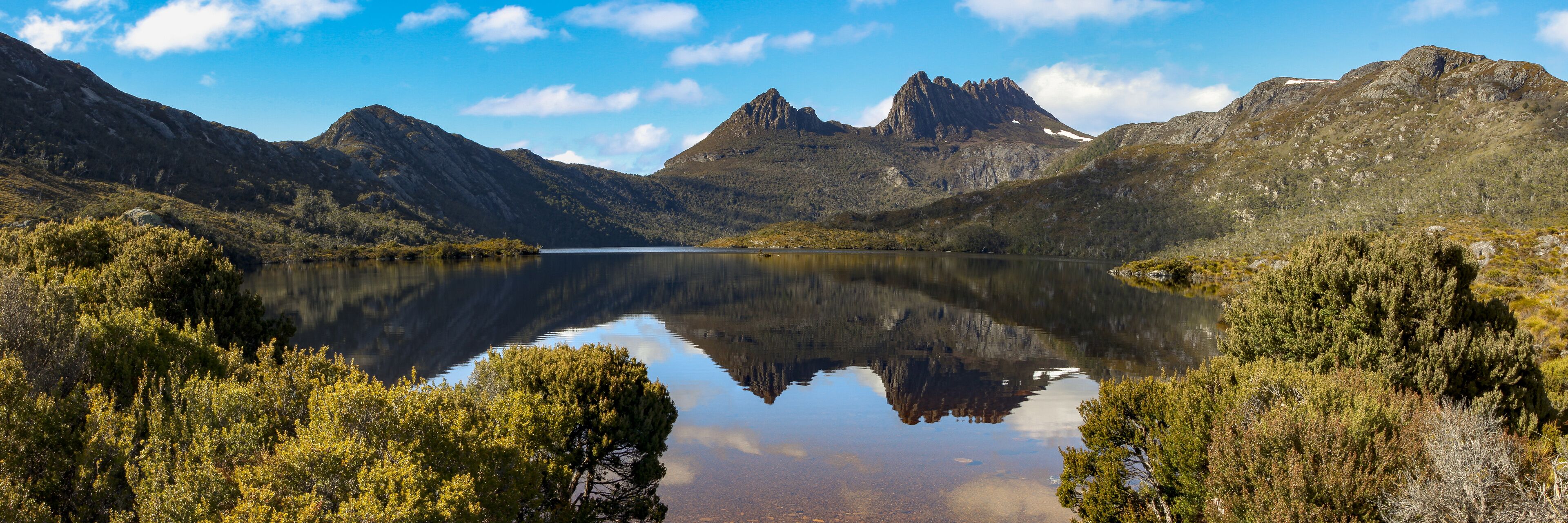 Beautiful mountain scenery, Dove Lake with boat shed, Cradle Mountain NP, Tasmania