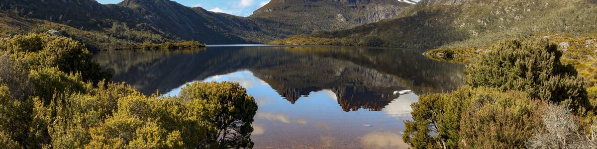 Beautiful mountain scenery, Dove Lake with boat shed, Cradle Mountain NP, Tasmania