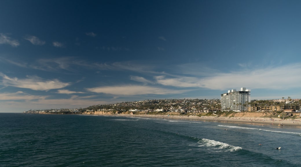 Pacific Beach Coastline and Cliffs in San Diego