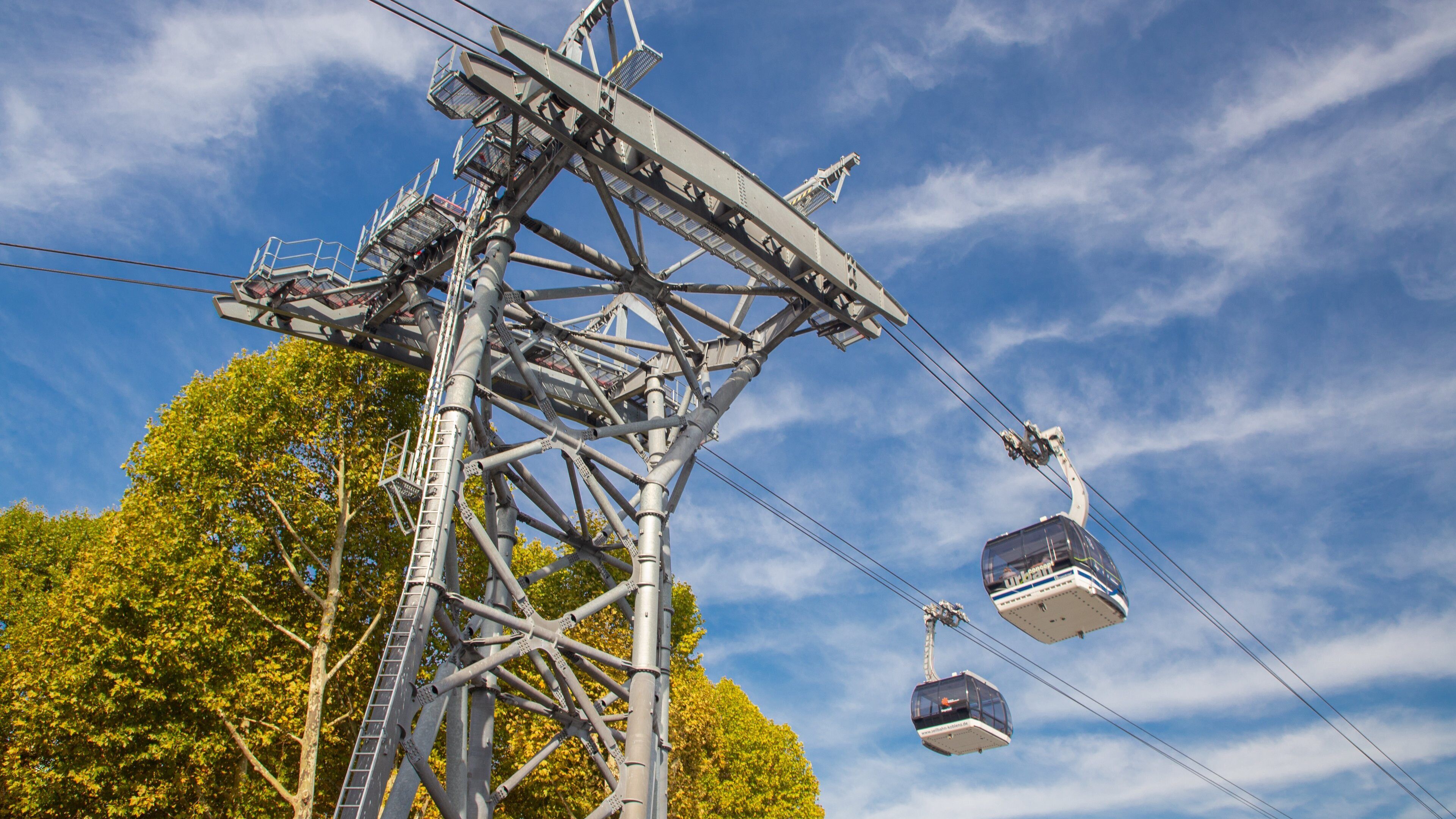 Altstadt Koblenz featuring a gondola