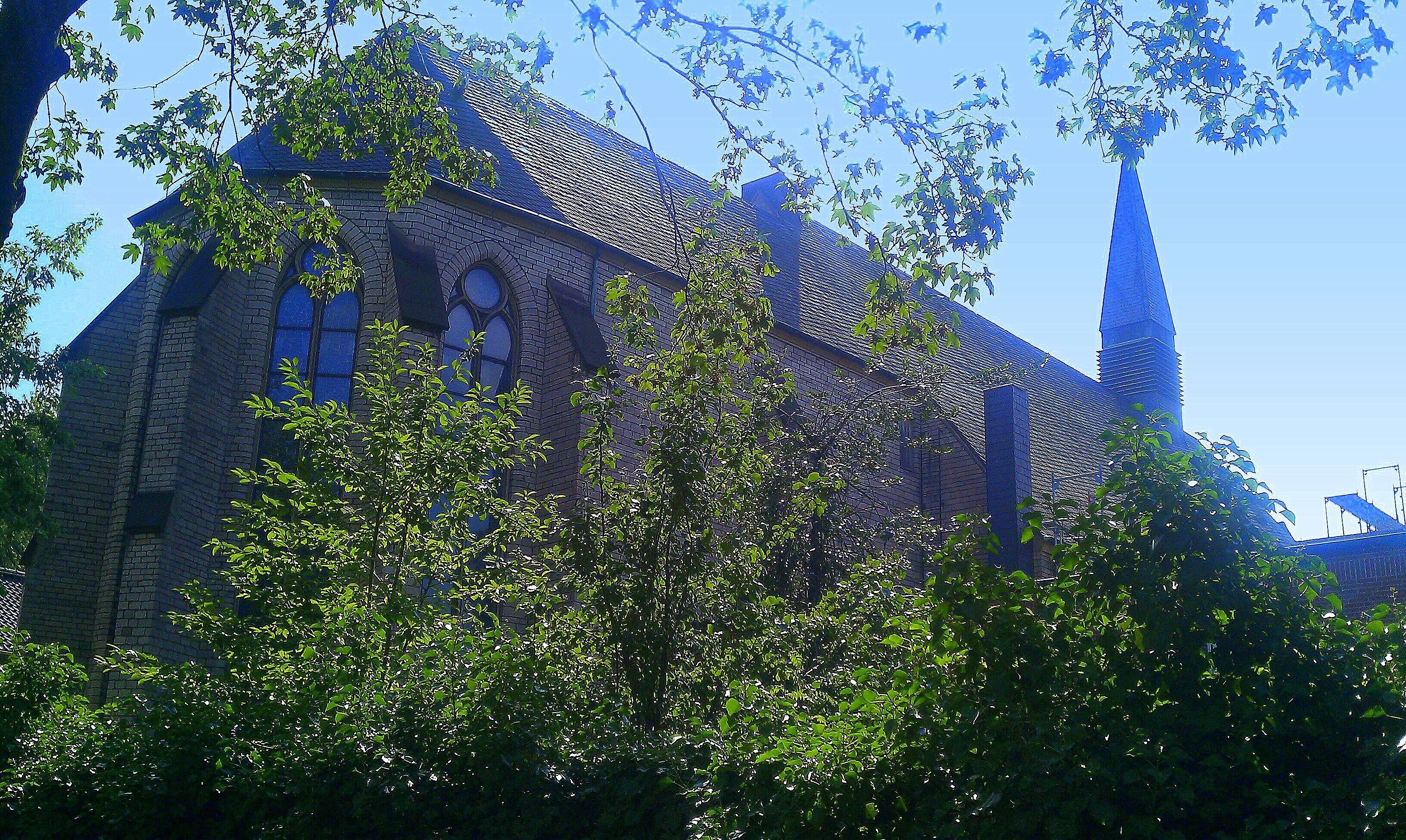 Die Karmelkirche Mutter vom guten Rat in Duisburg wurde 1961 gebaut
