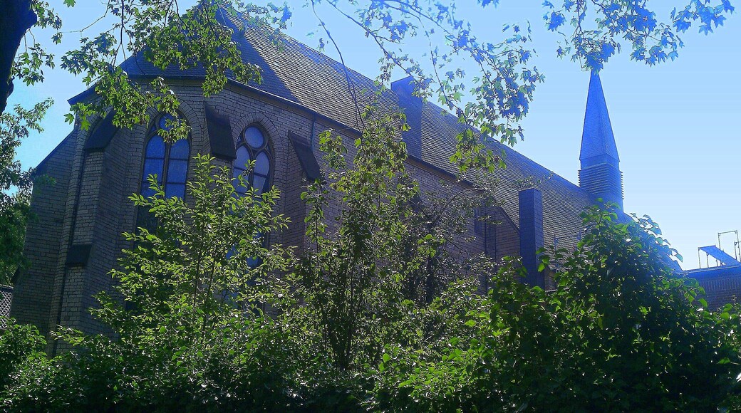 Die Karmelkirche Mutter vom guten Rat in Duisburg wurde 1961 gebaut