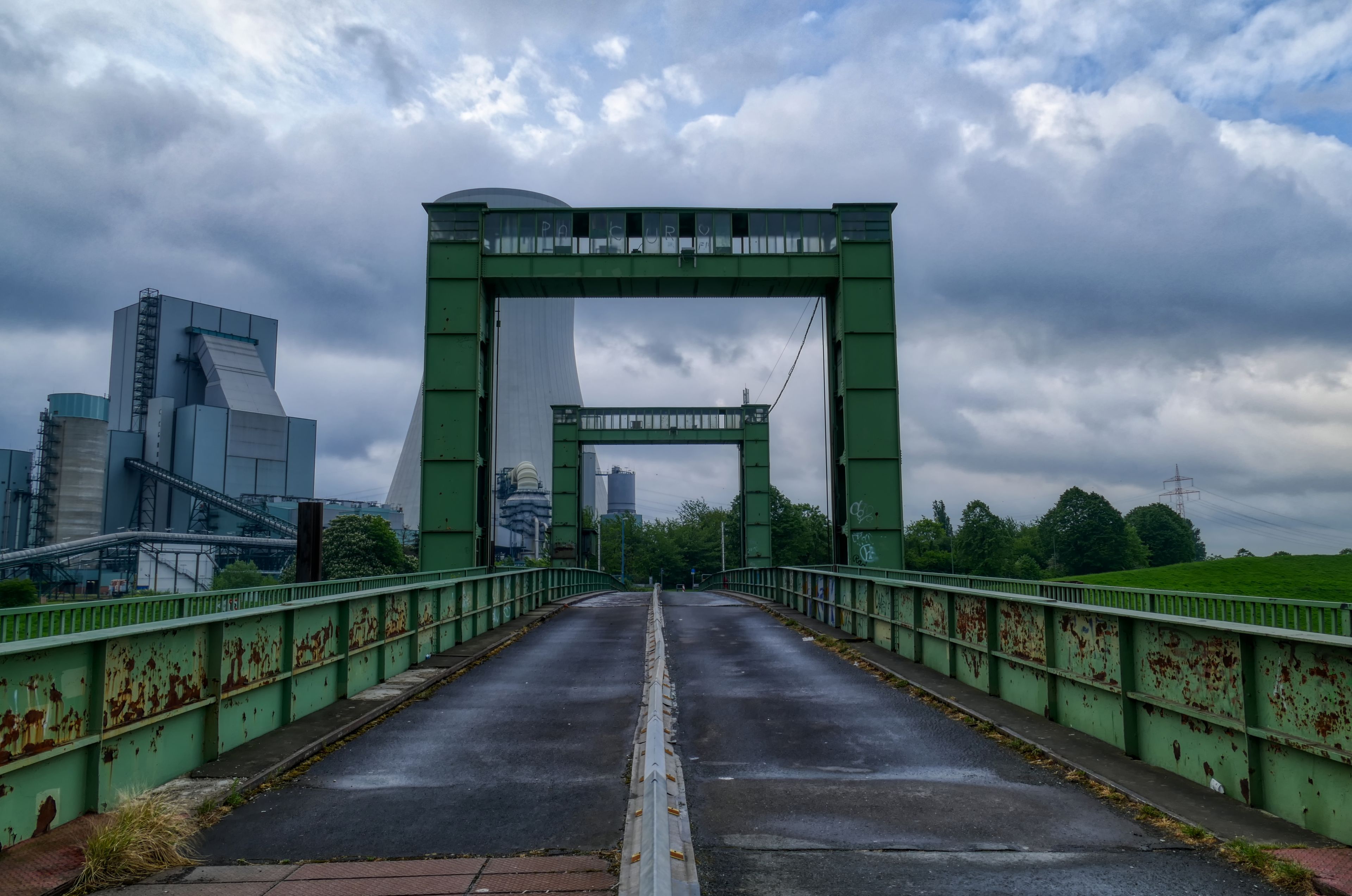 Alte Hubbrücke am Rhein in Duisburg Walsum
