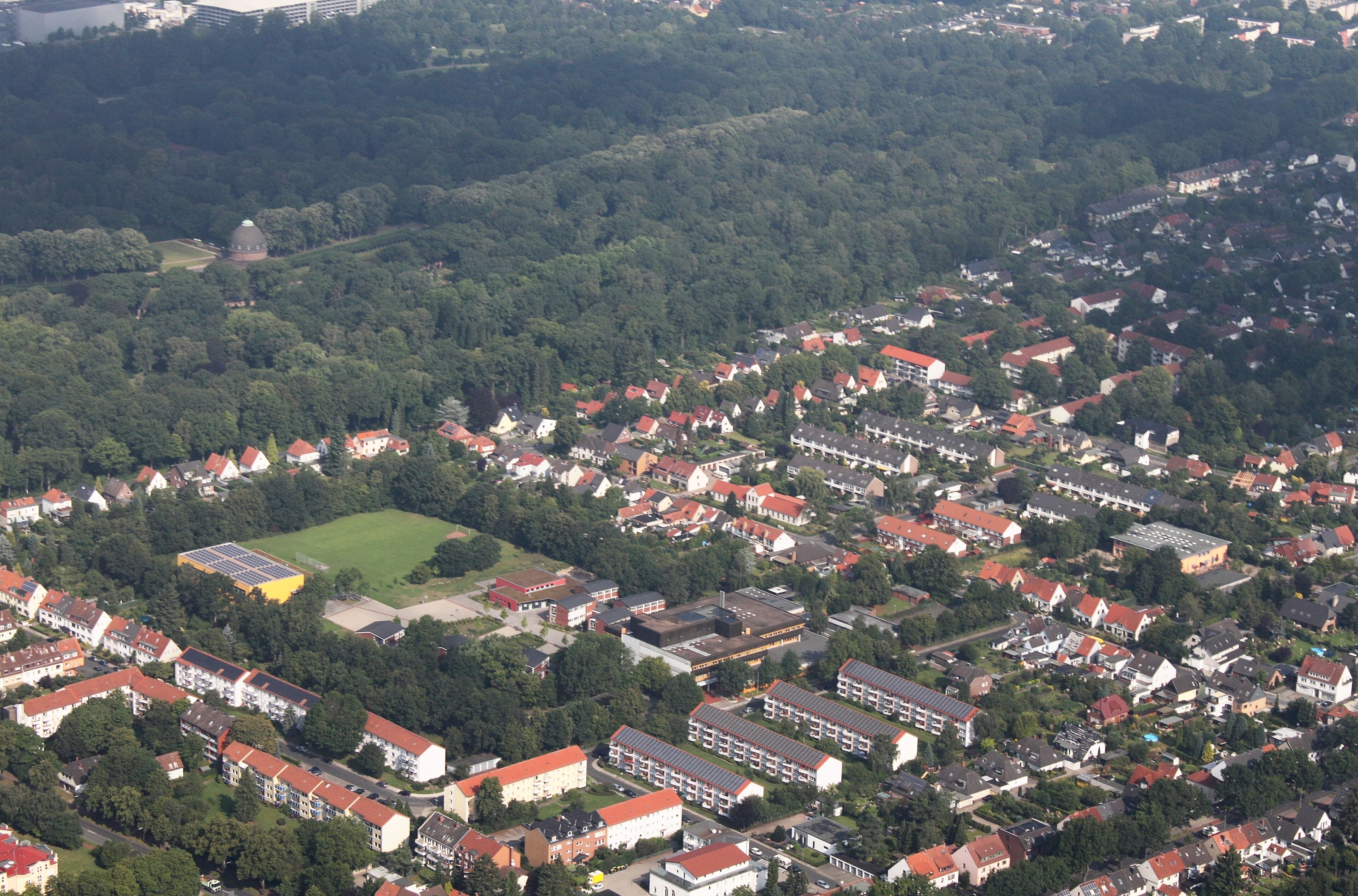 Luftaufnahme Bremen; Albert-Einstein-Schule; Flughöhe 500 m