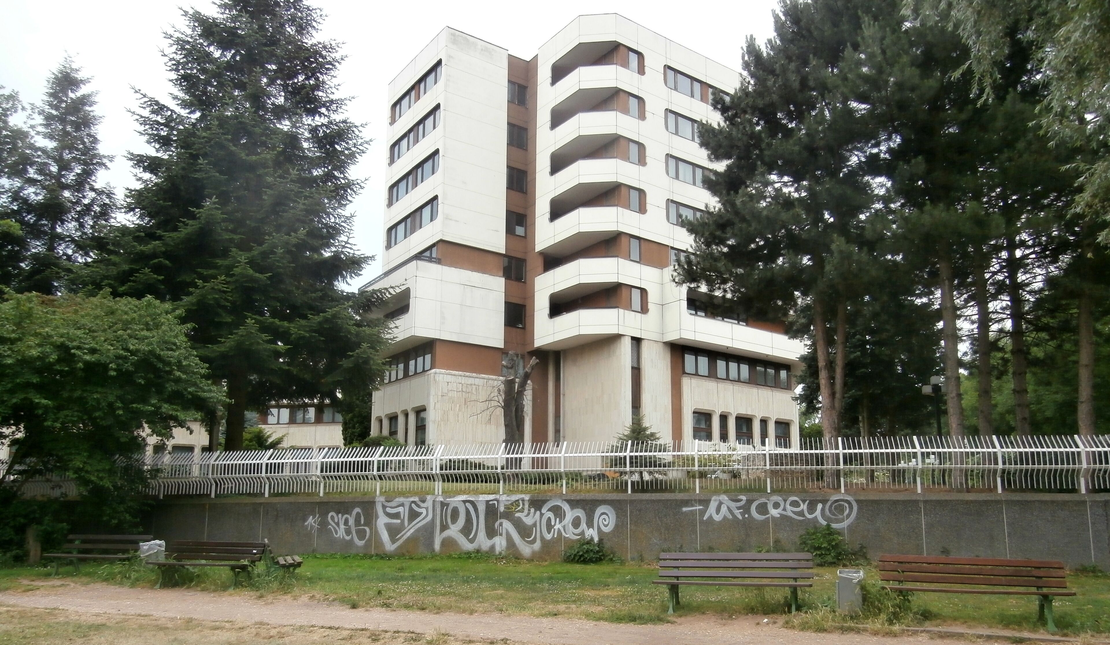 Generalkonsulat von Rumänien, Legionsweg 14, Bonn-Castell: Ansicht vom Rheinufer (Leinpfad)