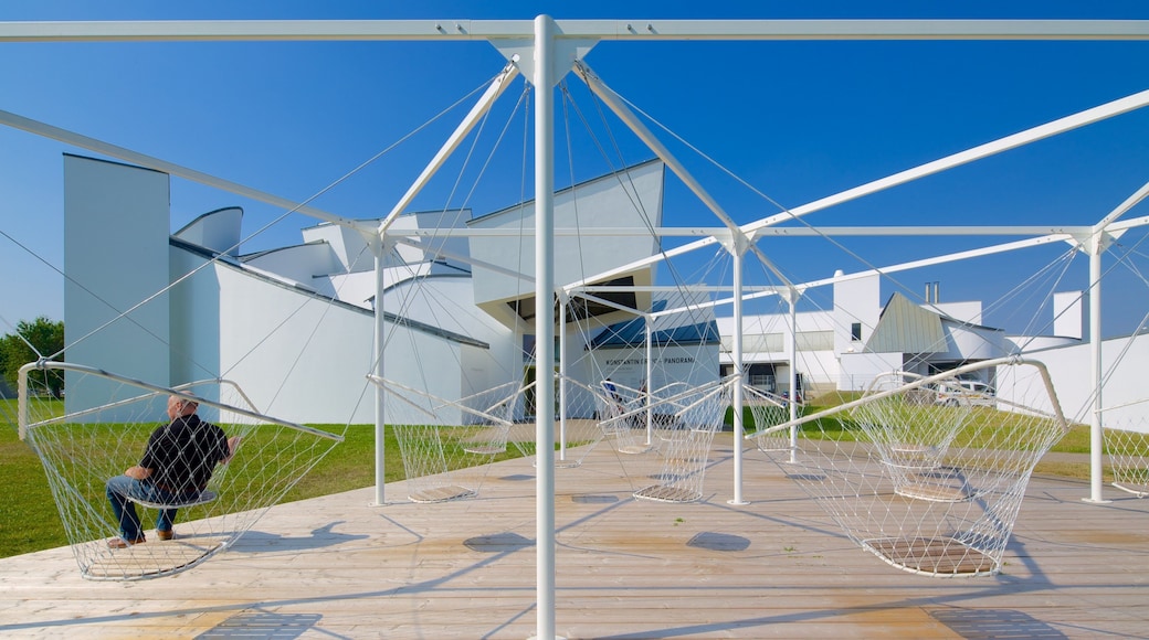 Basel trong đó bao gồm kiến trúc hiện đại cũng như đàn ông