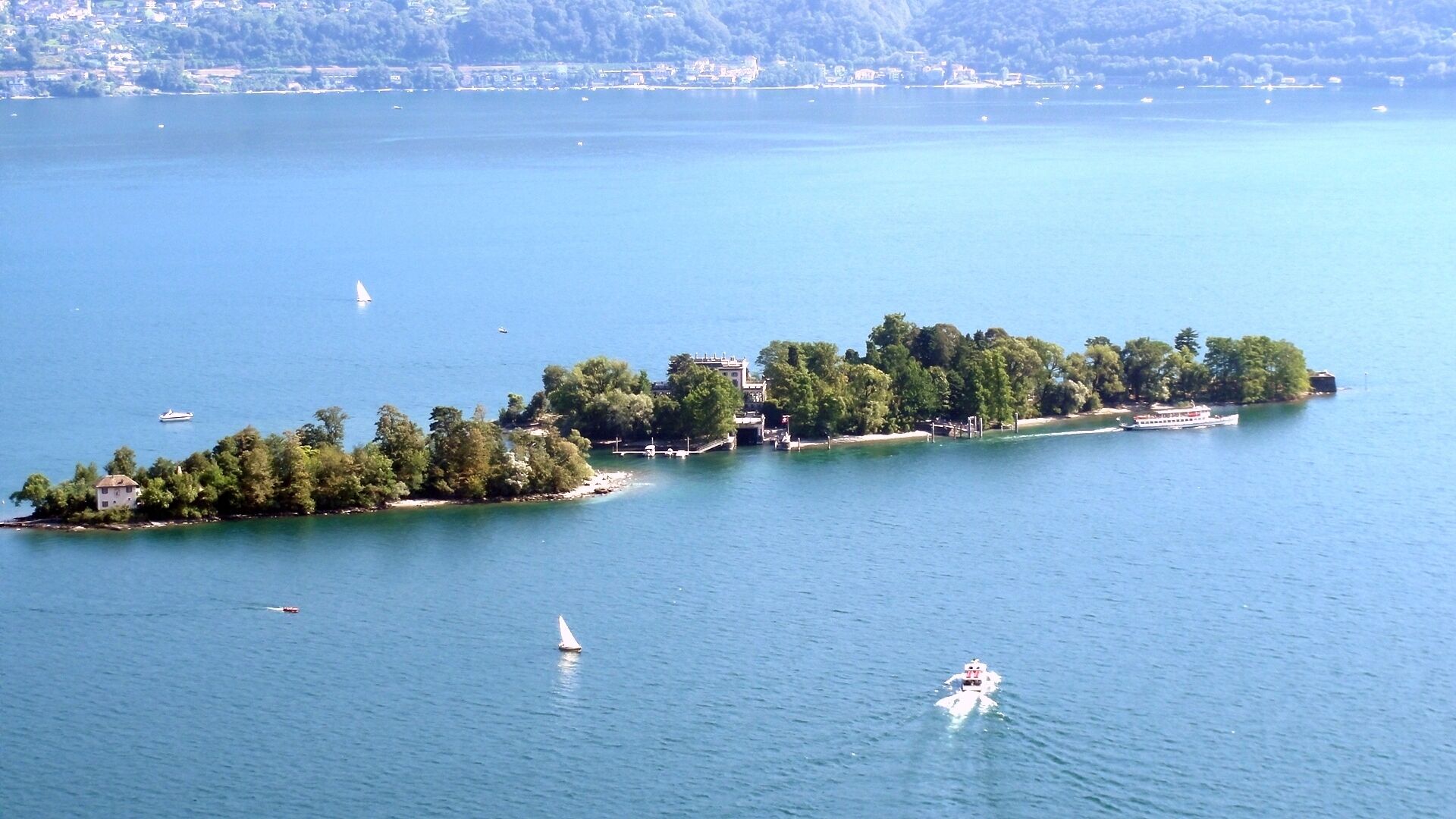 Schweiz - Brissago-Inseln. Blick von Ronco sopra Ascona zu den Inseln