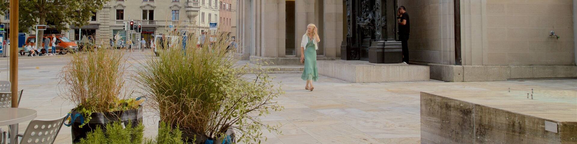 District 7 showing street scenes as well as an individual femail