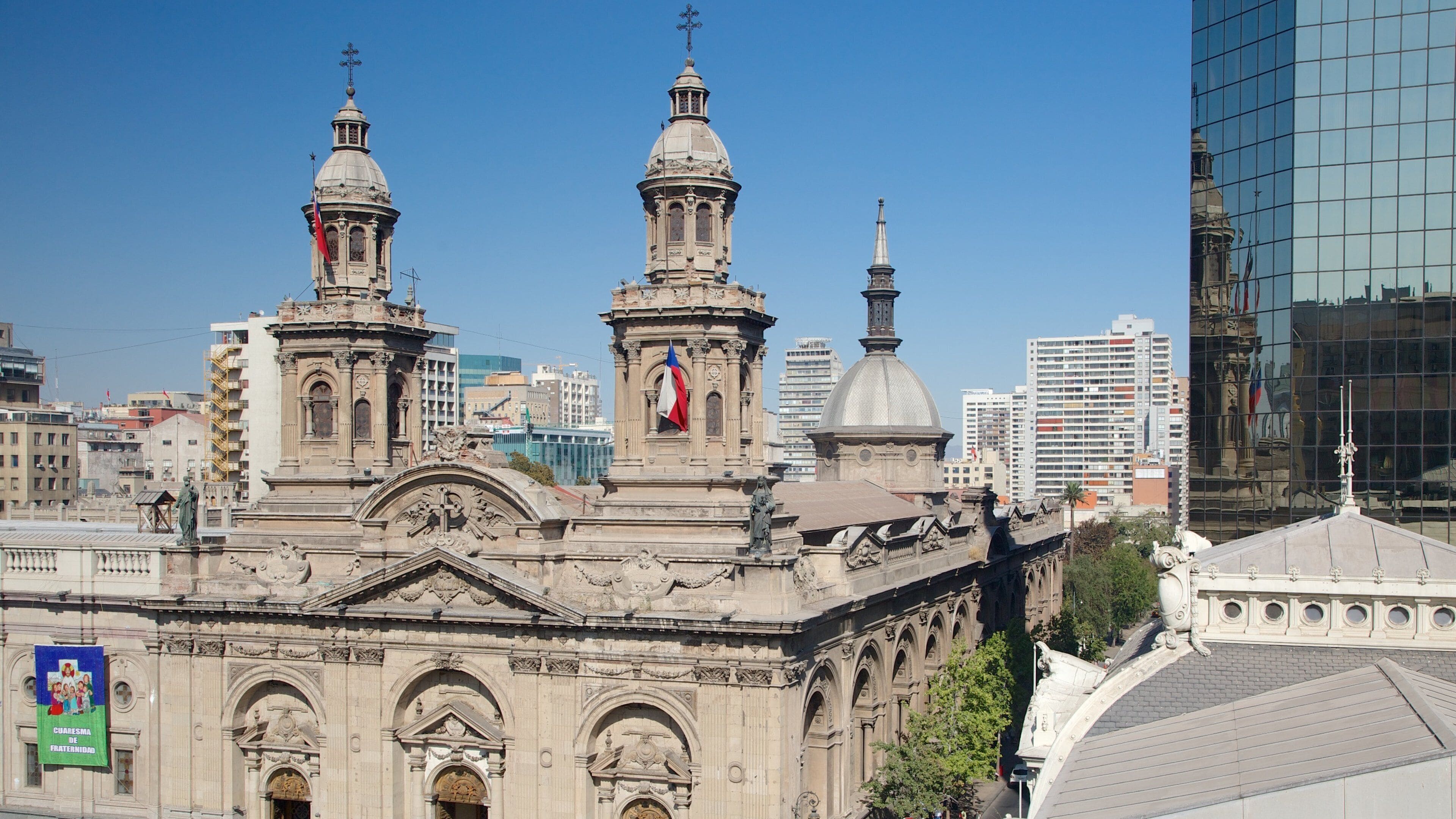 Downtown Santiago showing a city and heritage architecture