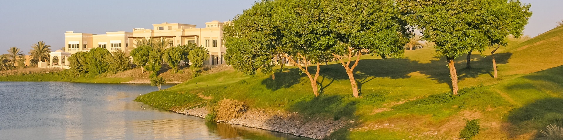 Luxurious Villas in Emirates Hills, Dubai