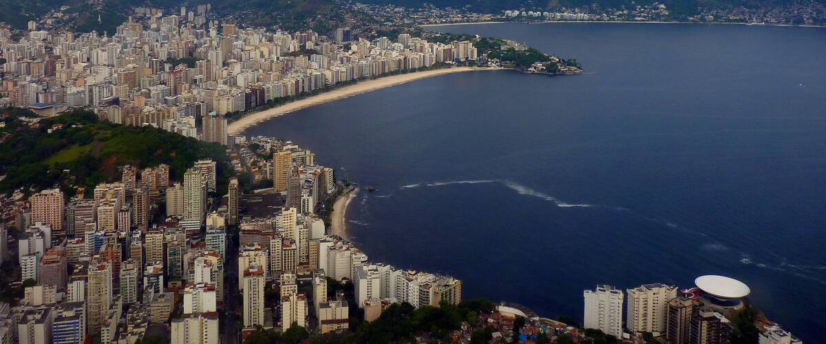 Aerial view of Icaraí and Ingá beaches in Niterói, Rio de Janeiro