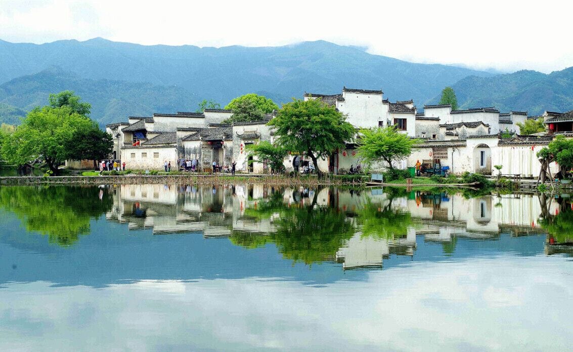 The beautiful village in the painting—— #Hongcun Village of Anhui,China.

https://twitter.com/Beautifulgx