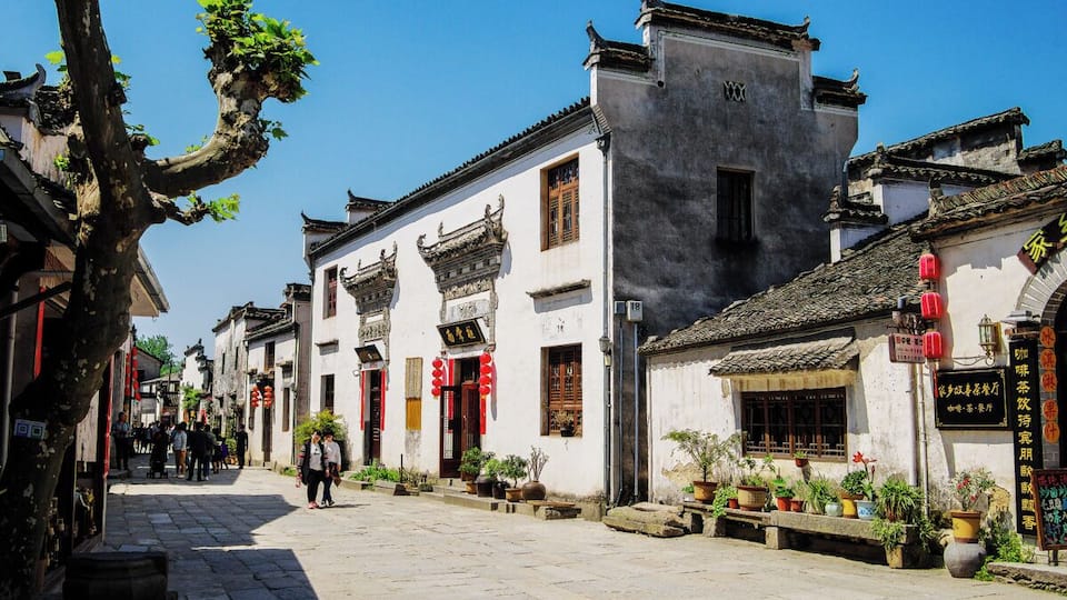 The beautiful village in the painting—— #Hongcun Village of Anhui,China.
https://twitter.com/Beautifulgx