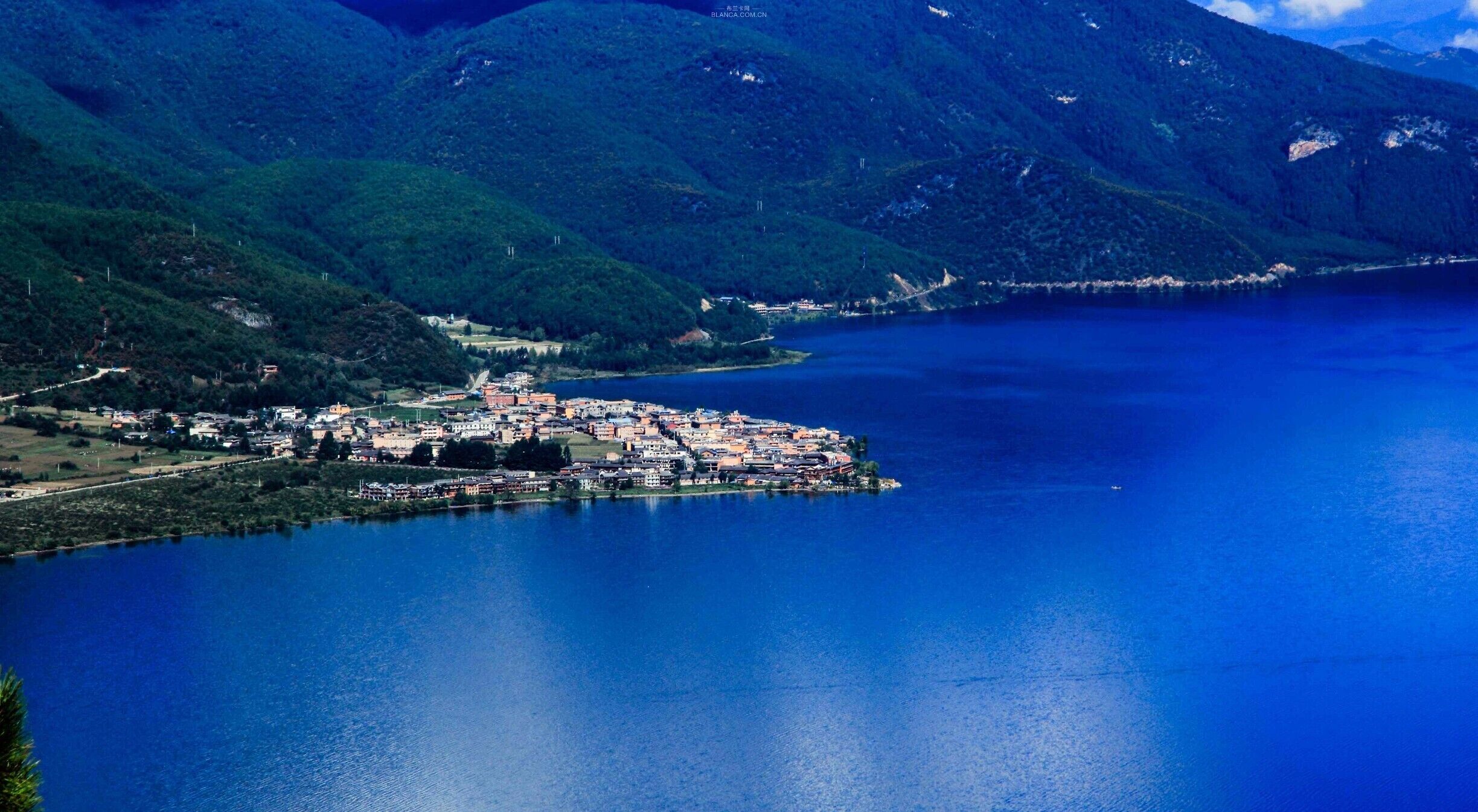 Beautiful Lijiang #LuguLake,Yunnan Province of China.美丽的泸沽湖.
https://twitter.com/Beautifulgx
