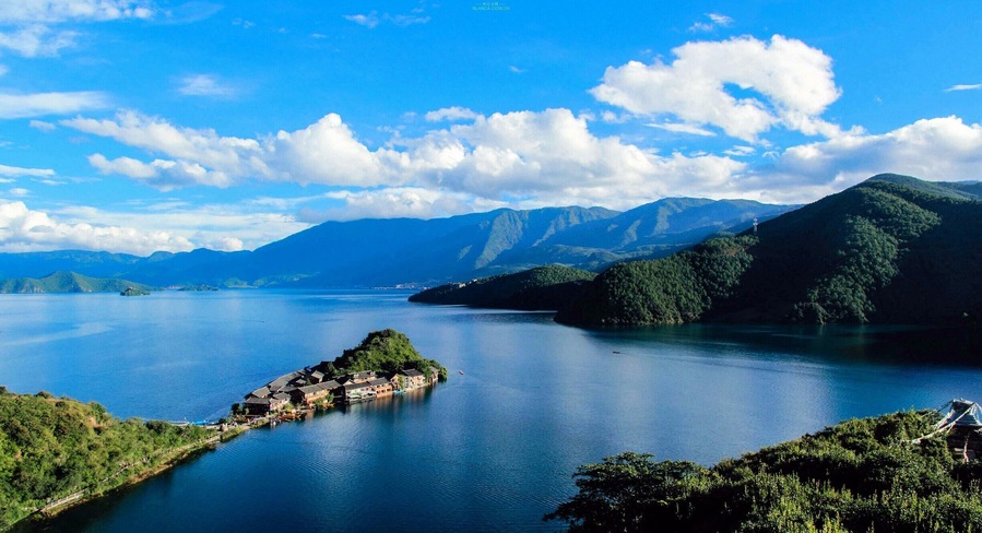 Beautiful Lijiang #LuguLake,Yunnan Province of China.美丽的泸沽湖.
https://twitter.com/Beautifulgx