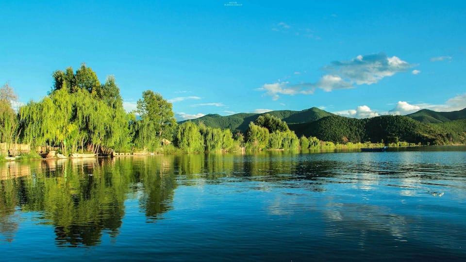 Beautiful Lijiang #LuguLake,Yunnan Province of China.美丽的泸沽湖.
https://twitter.com/Beautifulgx