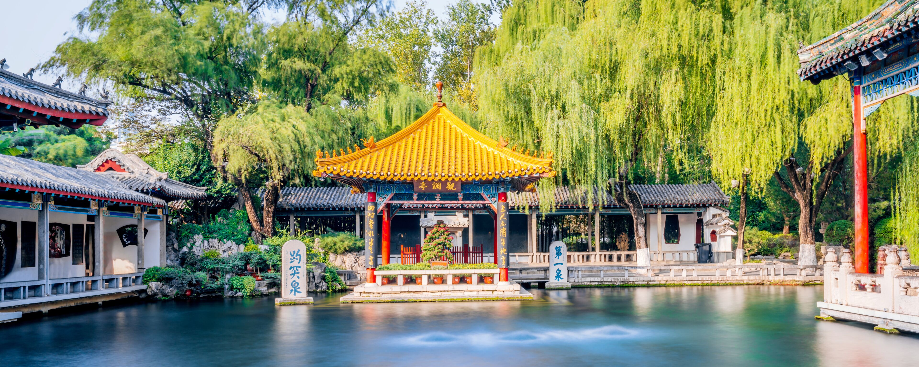 Scenery of Baotu Spring Guanlan Pavilion in Jinan, Shandong, China