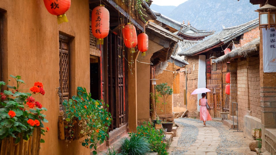 The streets of the old town Shaxi in Yunnan province