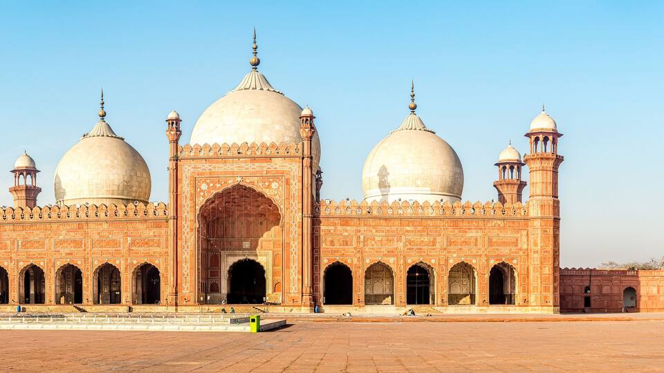 Panoramic view at the Badshahi Mosque in Lahore - Pakistan
