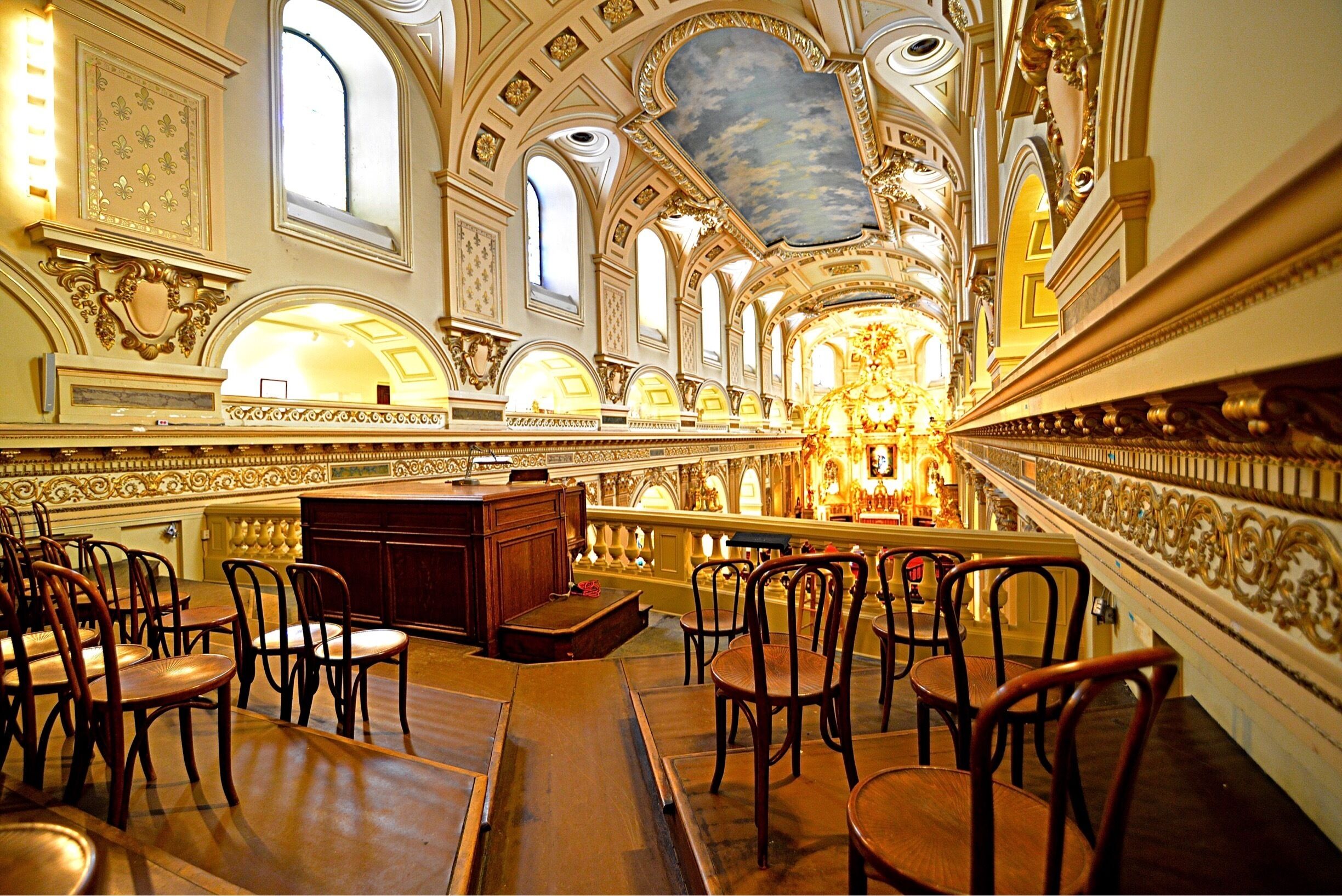 UNESCO World Heritage Site: Historic District of Old Québec
One of the gorgeous cathedral I have ever visited, Basilique Notre-Dame de Québec ("Basilica of Our Lady of Quebec") is the oldest cathedral in the Americas north of the Spanish colonies in Florida and New Mexico. Now is a National Historic Site of Canada, and located within the UNESCO World Heritage Site of Historic District of Old Québec.
#NorthAmerica #QuebecCity #Quebec #Canada #basilica #OldQuebec #cathedral #Golden #NewFrance #UNESCOWorldHeritageSite