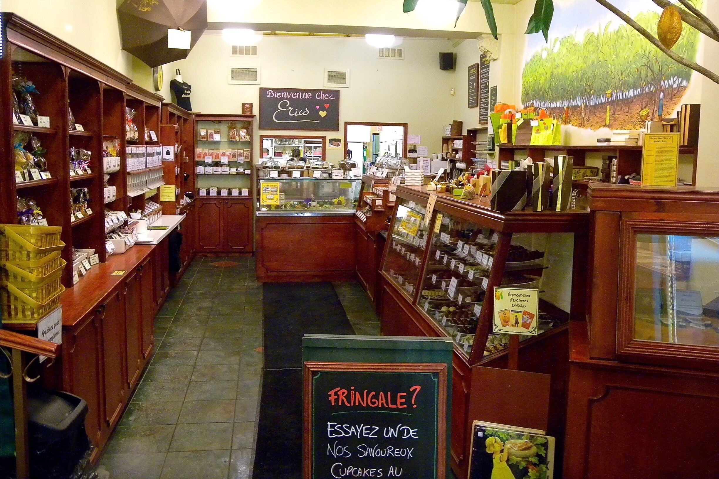 Érico-Chocolaterie Créative et Musée du Chocolat (Erico - Creative Chocolate Shop and Chocolate Museum) www.ericochocolatier.com
There is no Godiva chocolates for sale but homemade creative chocolates and sweets, and not just a chocolate shop but also an entertaining chocolate museum, you can actually try cocoa nibs and different percentages of cocoa. It’s worth to visit and treat if you’re in Quebec City!
#Canada #QuebecCity #Quebec #SweetSpot #chocolate #sweets #museum #ChocolateShop #NorthAmerica