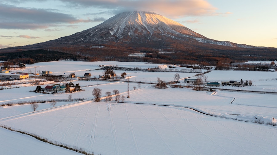 Mt. Yotei, winter scene