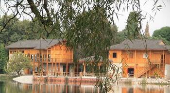 One of the nice view
Been there 2010
nice and calm place ....