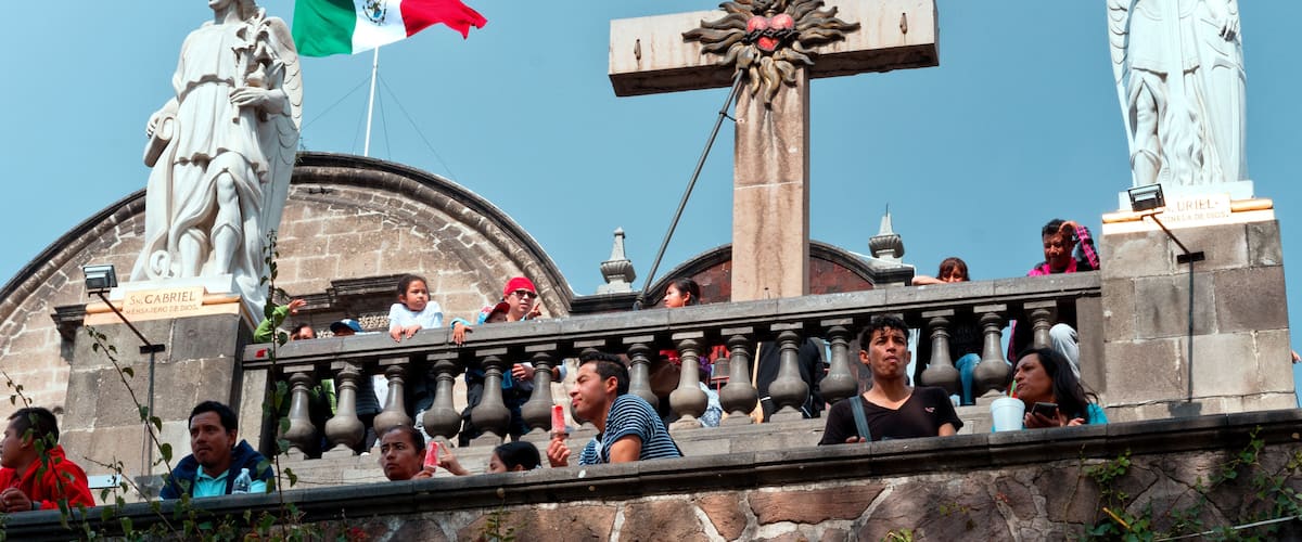 Statues of the Archangels Gabriel and Uriel in Mexico City