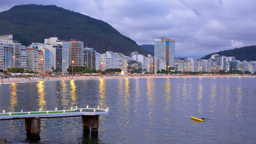 Zona Sul showing general coastal views, kayaking or canoeing and night scenes