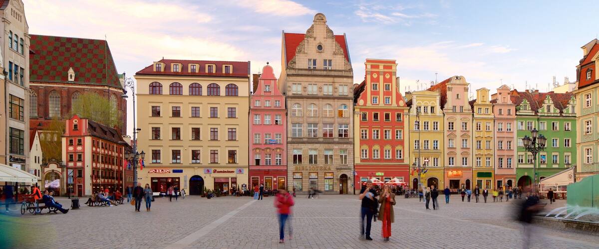 Wroclaw showing a square or plaza