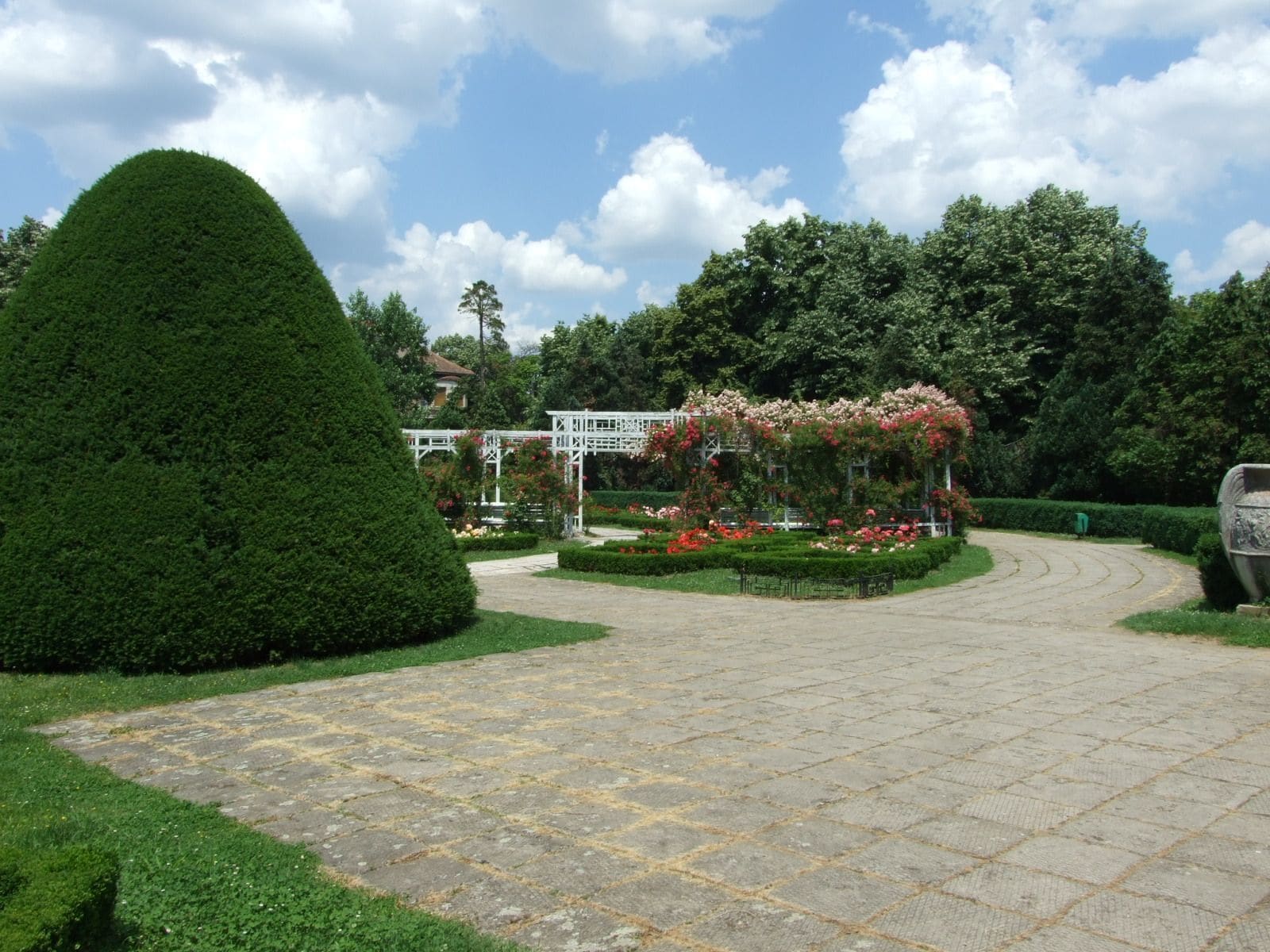 A nice view in the Rose Park Timisoara
#architecture