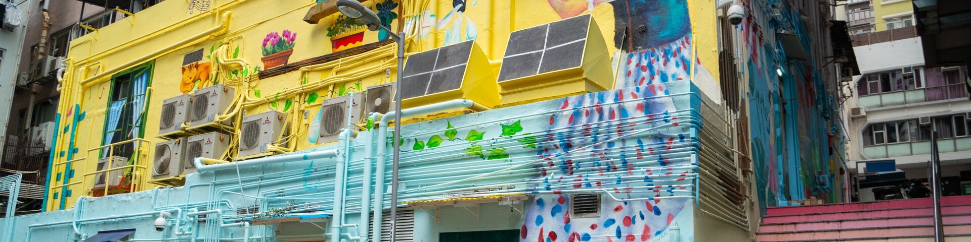 Sai Ying Pun showing outdoor art