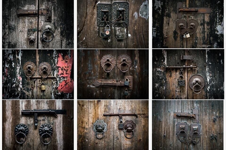 Ancient Chinese Lock II China 
古老的锁 II 古老的锁，锁住了古老的中国文化。
古老的锁蕴藏着中国千年的文化，一把锁，不仅是为了保护家中的珍贵物品，还寄予着人们对生活的期待，象征着各种美好愿望。