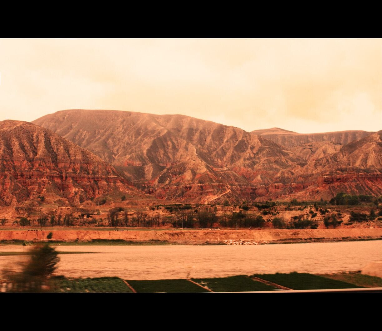 On the way to Beijing through the rocky and red Gansu