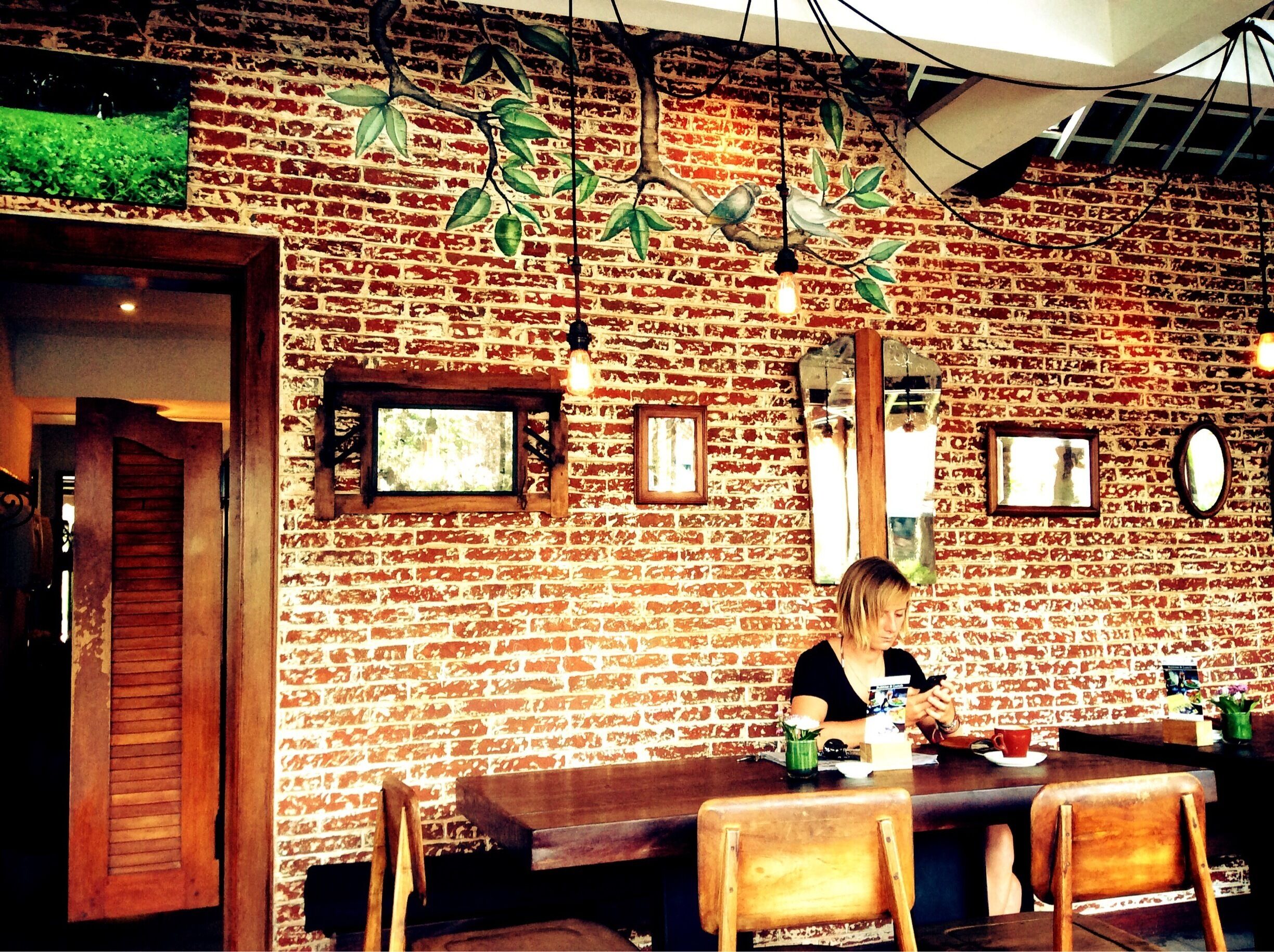 A new spot in Petitenget/Batu Belig area in Bali. Fusion Indonesian and western menu done in a local way with such cute ambience. 