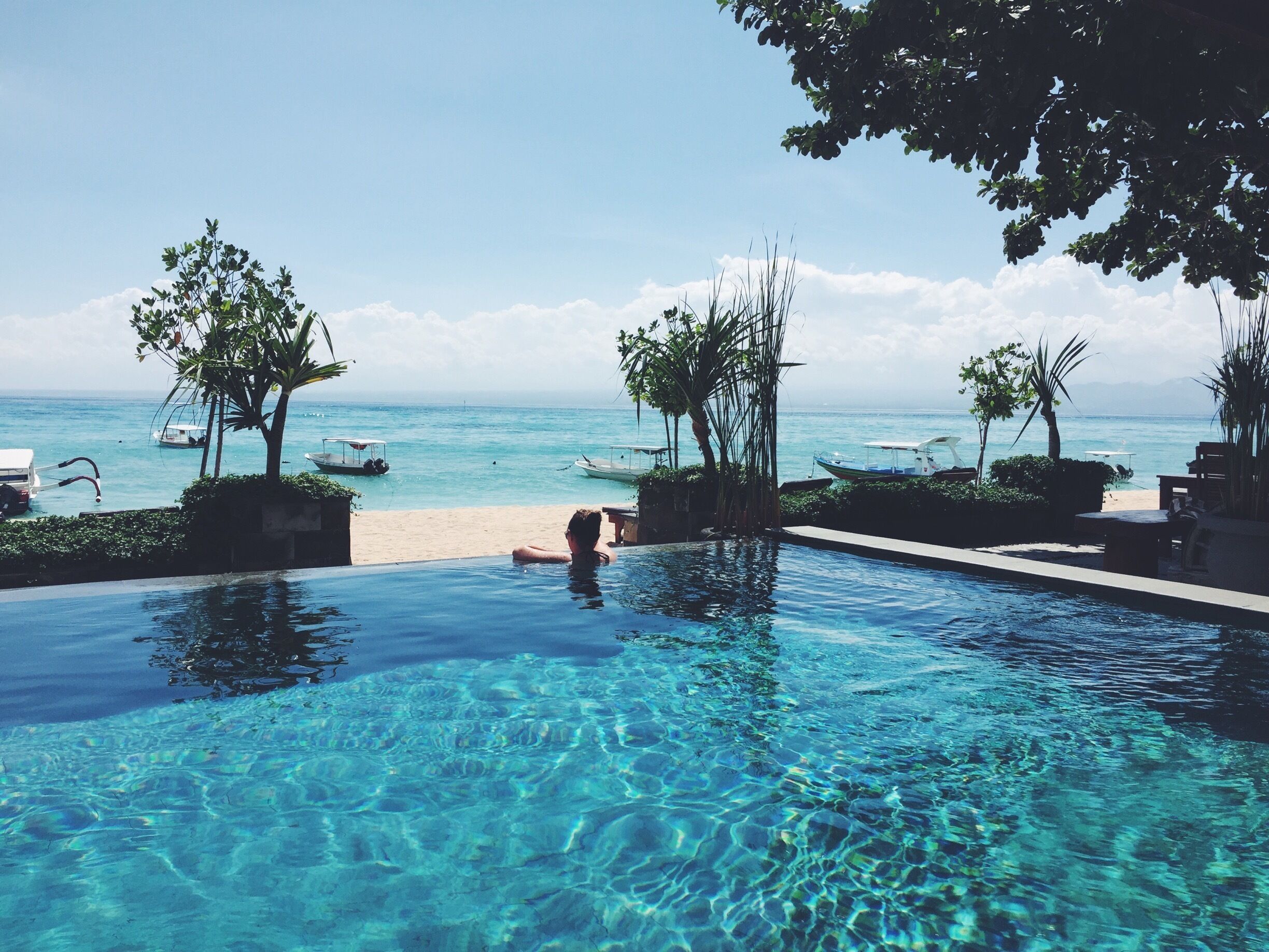 Looking for an epic infinity pool on a paradise beach? Check out Pemedal Beach Resort on Bali's beautiful Nusa Lembongan. Chill, swim, relax, repeat!
