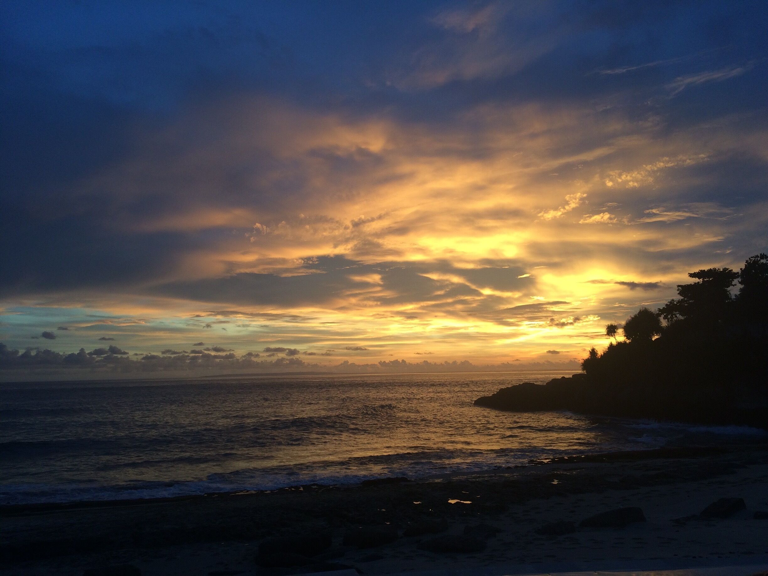 The Restaurant has an infinity pool guests can use and a free shuttle to your accommodation.