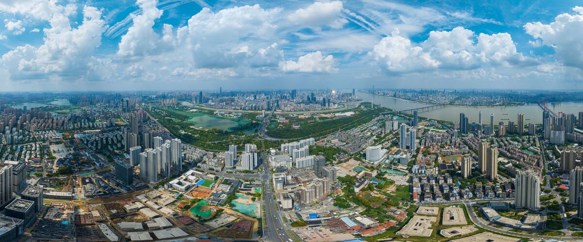 Wuhan Summer City Landmark and Skyline Scenery