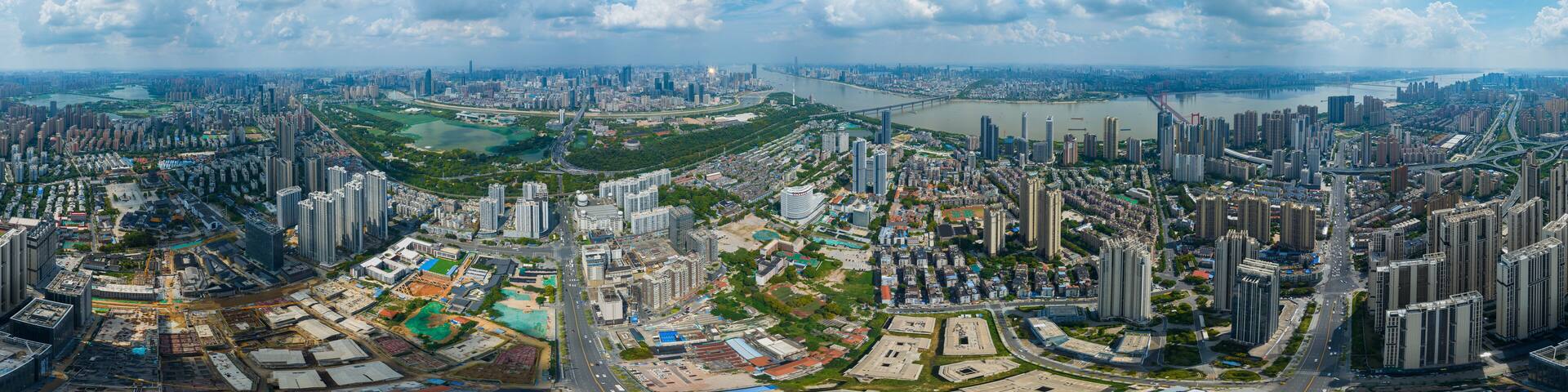 Wuhan Summer City Landmark and Skyline Scenery