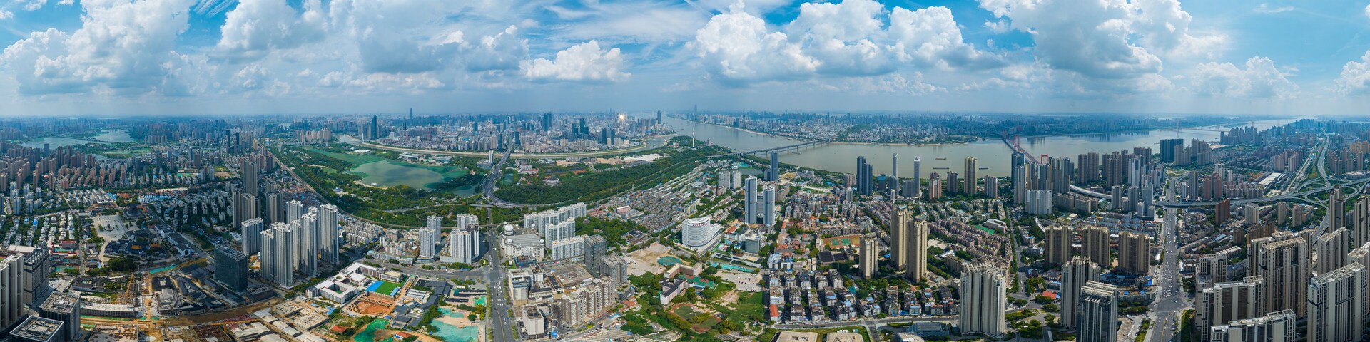 Wuhan Summer City Landmark and Skyline Scenery