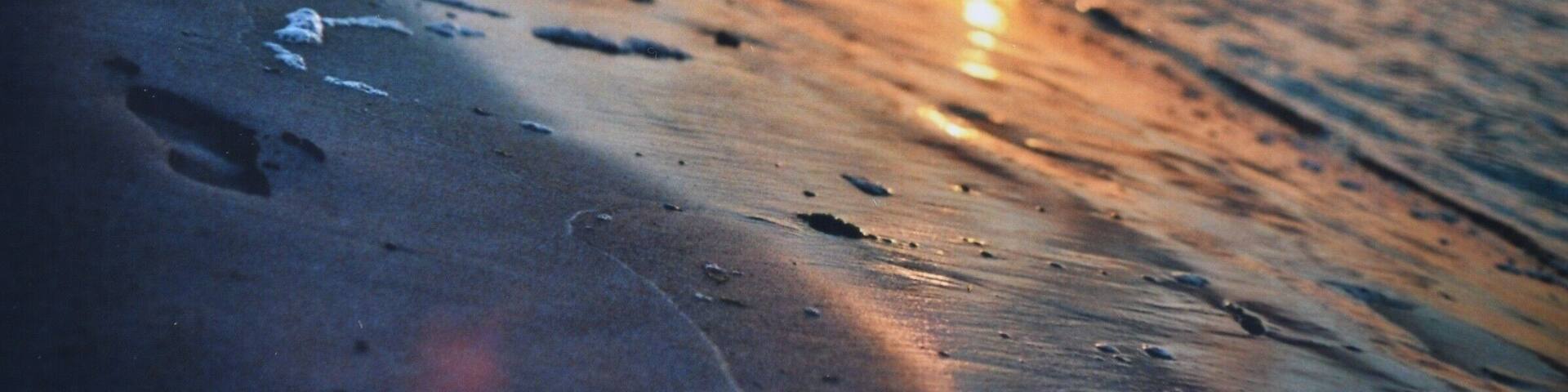 Sunsets are beautiful at the beach of Skhirate // analogue shot on Kodak200 #LifeatExpedia