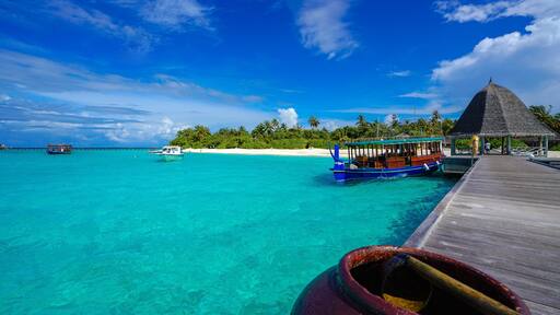 Maldives aerial view ocean paradise mandhoo