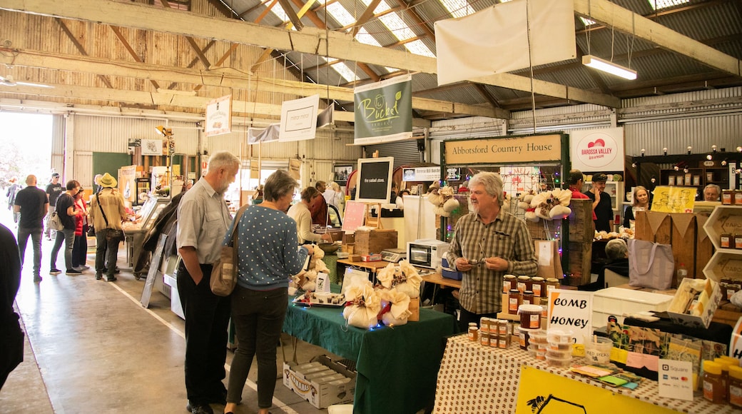 Barossa Farmers Market featuring interior views and markets