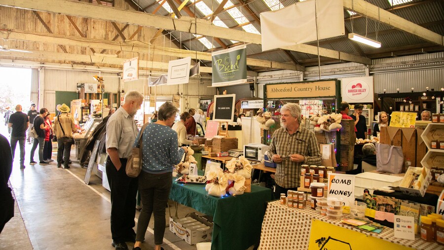 Barossa Farmers Market featuring interior views and markets