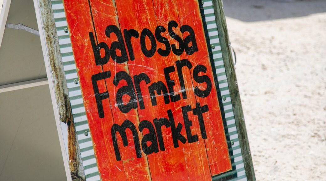 Barossa Farmers Market which includes signage
