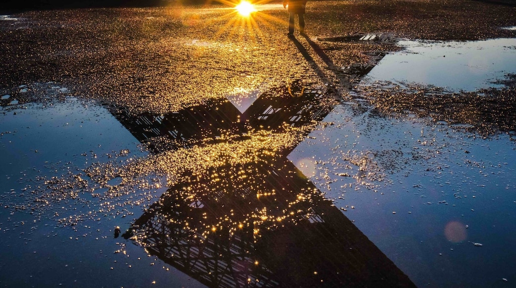 Saarpolygon, a 9 story high steel sculpture by Pfeiffer Sachse Architekten, Berlin, 2016
Go there just before sunset in order to capture the best light !