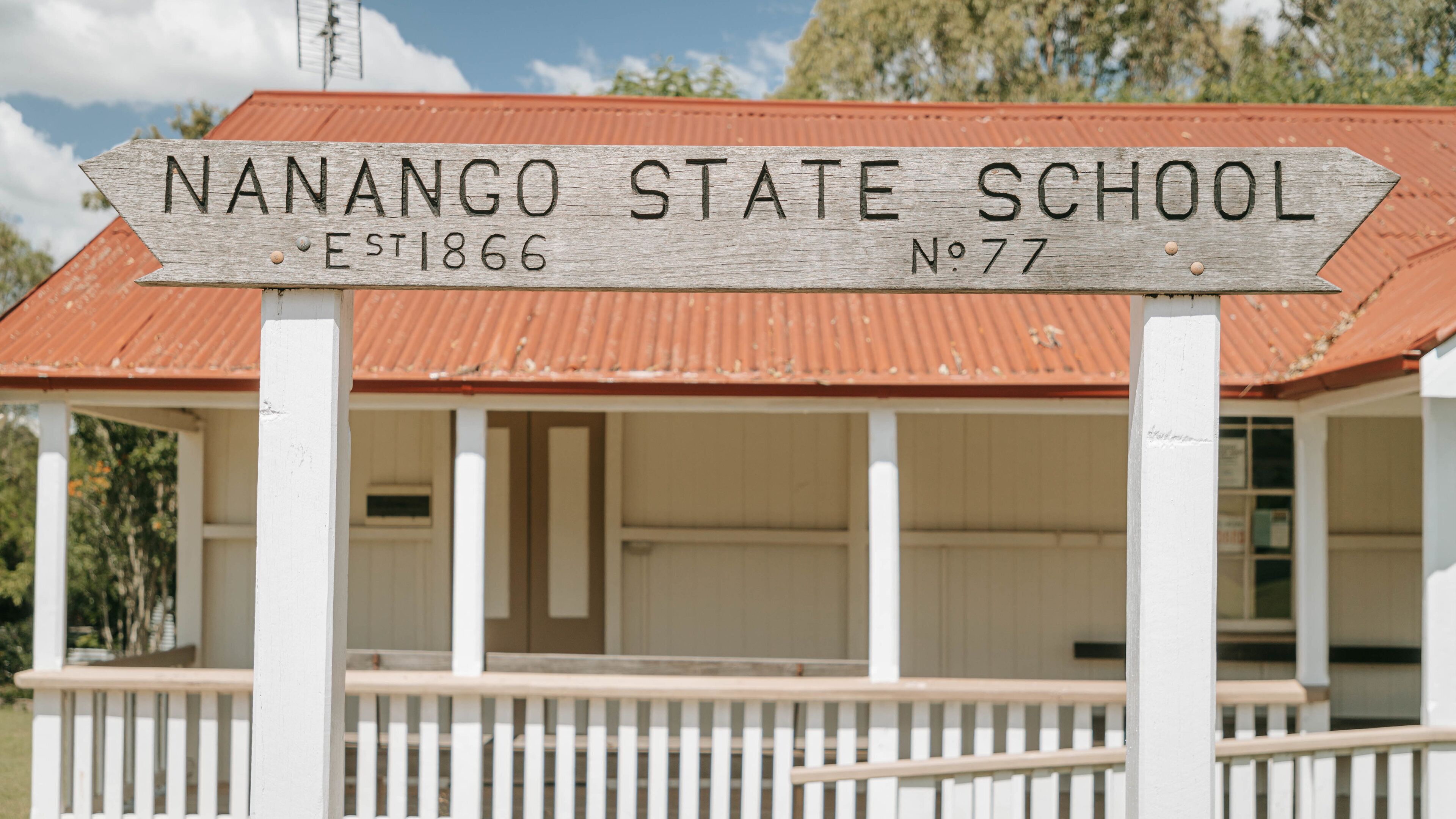 Ringsfield House and Museum showing signage and a small town or village