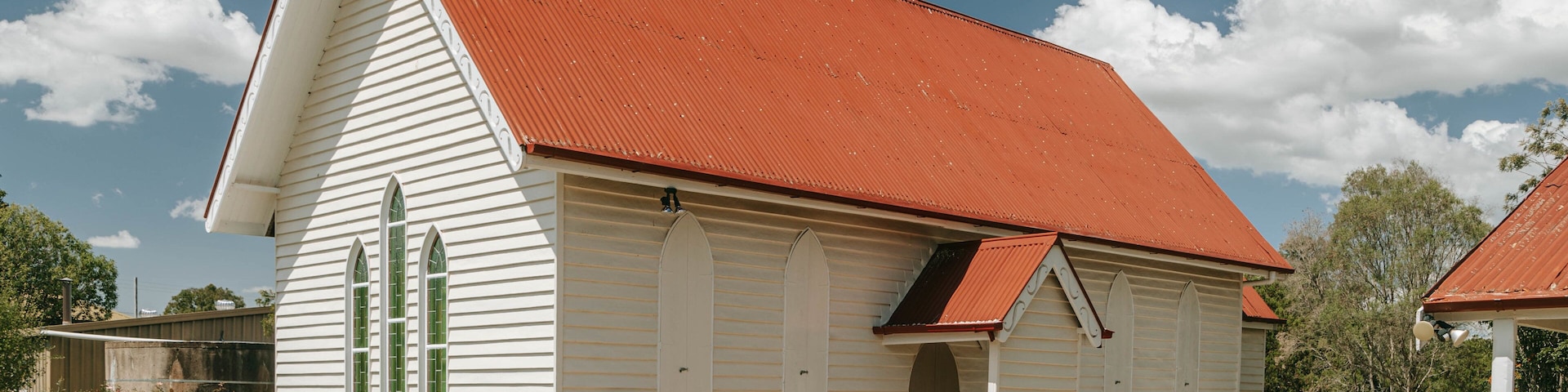 Ringsfield House and Museum showing a church or cathedral