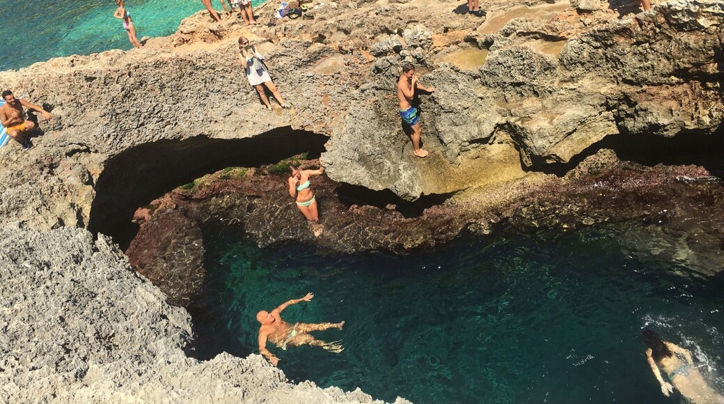 Bathing between the rocks
#AquaTrove